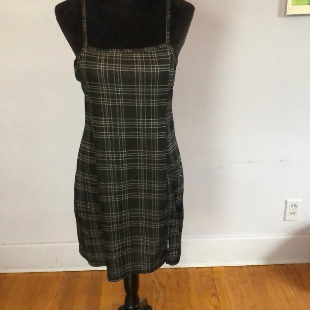 Black with white plaid pattern